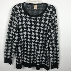 Ladies houndstooth sweater size 3X